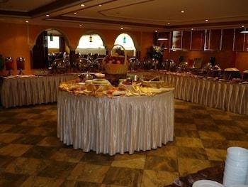 Bilqase Throne Hotel Dammam Bagian luar foto